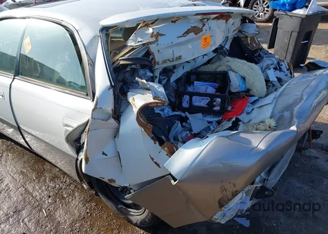 1998 Lexus Es 300 from USA, damaged, VIN JT8BF28G2W5030907